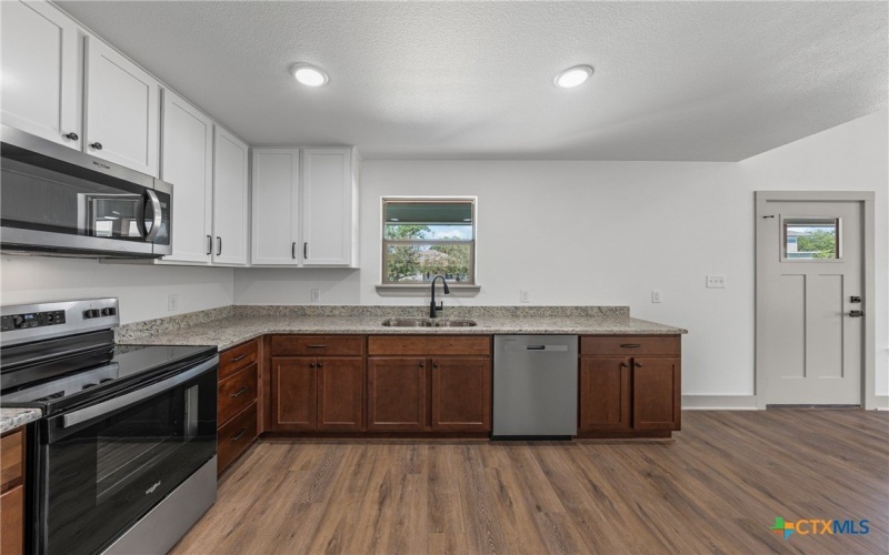 219 Thomas Street, Rogers, TX 76569, 3 Bedrooms Bedrooms, ,2 BathroomsBathrooms,Residential,For Sale,219 Thomas Street,0,597640