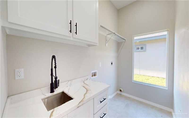 3802 Crimson Avenue, Mission, TX 78574, 3 Habitaciones Habitaciones , ,2 BañosBaños,Residential,En Venta,3802 Crimson Avenue,0,486930