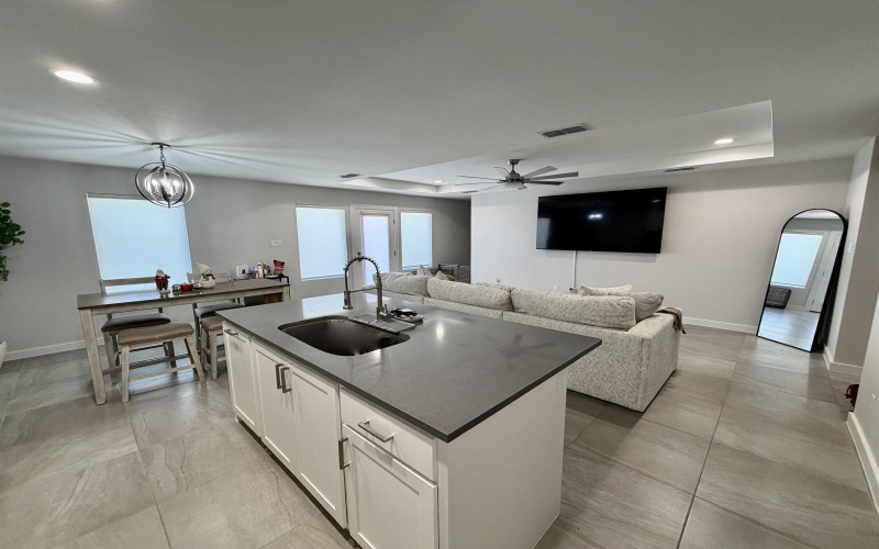 4010 Ave Fenix Dr., Laredo, TX 78046, 3 Bedrooms Bedrooms, ,2 BathroomsBathrooms,Residential,For Sale,4010 Ave Fenix Dr.,0,20255009