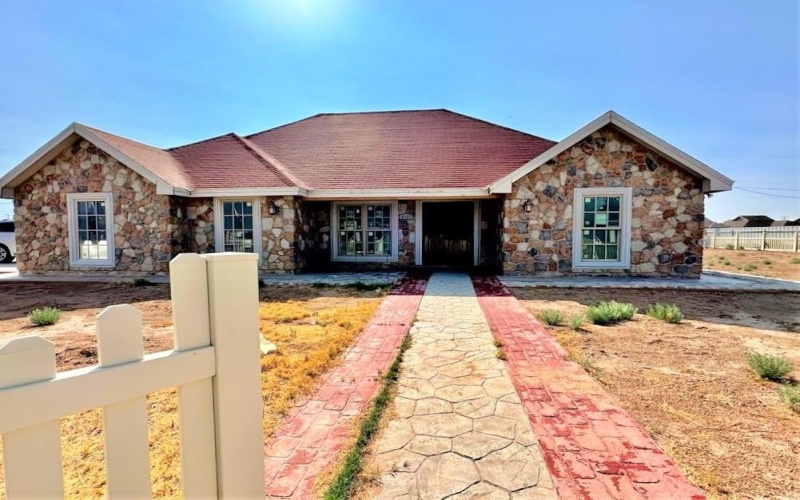 2137 Texas St, Pecos, TX 79772, 2 Habitaciones Habitaciones , ,2 BañosBaños,Residential,En Venta,2137 Texas St,0,160767