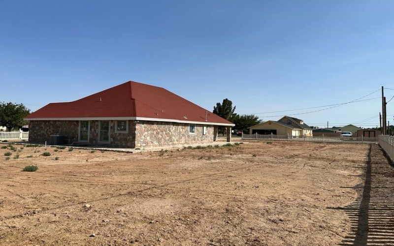 2137 Texas St, Pecos, TX 79772, 2 Habitaciones Habitaciones , ,2 BañosBaños,Residential,En Venta,2137 Texas St,0,160767