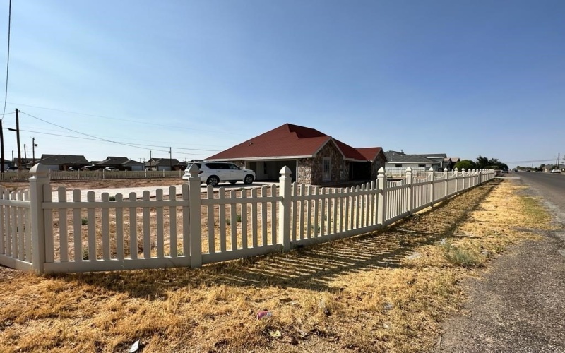 2137 Texas St, Pecos, TX 79772, 2 Habitaciones Habitaciones , ,2 BañosBaños,Residential,En Venta,2137 Texas St,0,160767