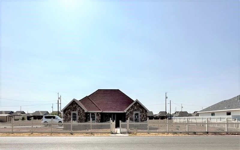 2137 Texas St, Pecos, TX 79772, 2 Habitaciones Habitaciones , ,2 BañosBaños,Residential,En Venta,2137 Texas St,0,160767