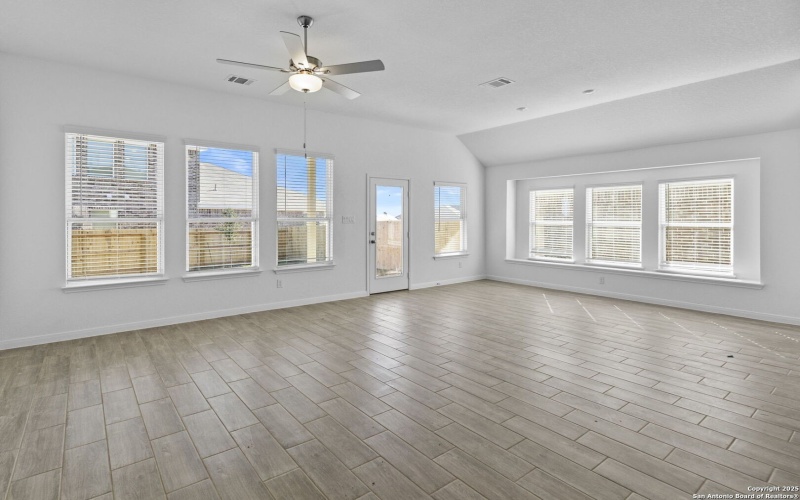 1248 Fox Wing Way, New Braunfels, TX 78132, 4 Habitaciones Habitaciones , ,3 BañosBaños,Residential,En Venta,1248 Fox Wing Way,0,1922678