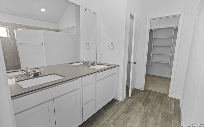 1248 Fox Wing Way, New Braunfels, TX 78132, 4 Habitaciones Habitaciones , ,3 BañosBaños,Residential,En Venta,1248 Fox Wing Way,0,1922678