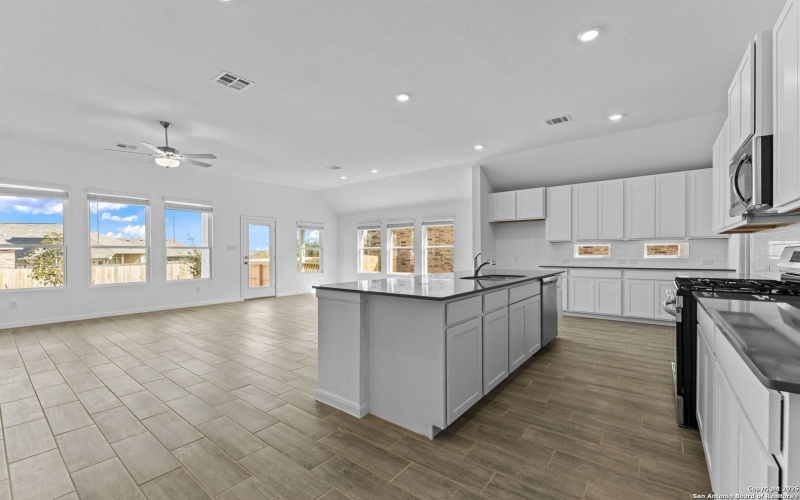 4106 Hampshire Way, San Antonio, TX 78245, 4 Habitaciones Habitaciones , ,3 BañosBaños,Residential,En Venta,4106 Hampshire Way,0,1922714