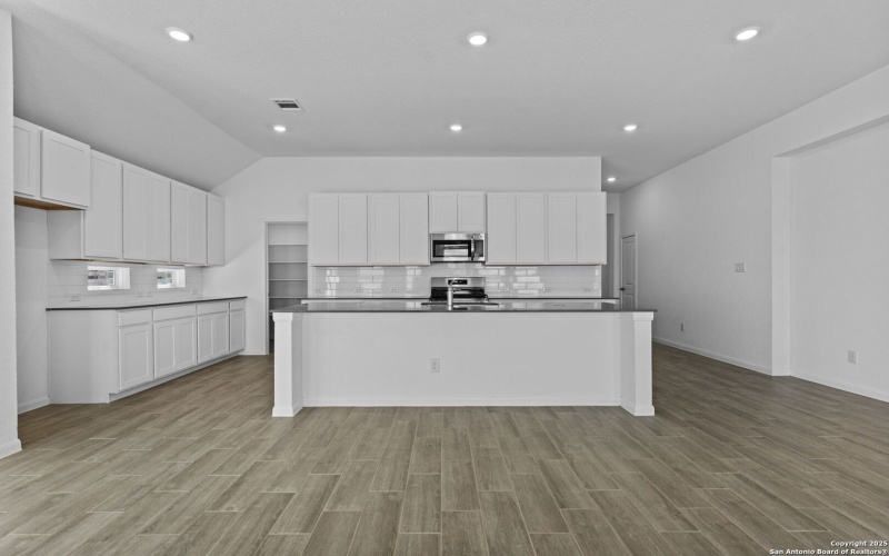 4106 Hampshire Way, San Antonio, TX 78245, 4 Habitaciones Habitaciones , ,3 BañosBaños,Residential,En Venta,4106 Hampshire Way,0,1922714