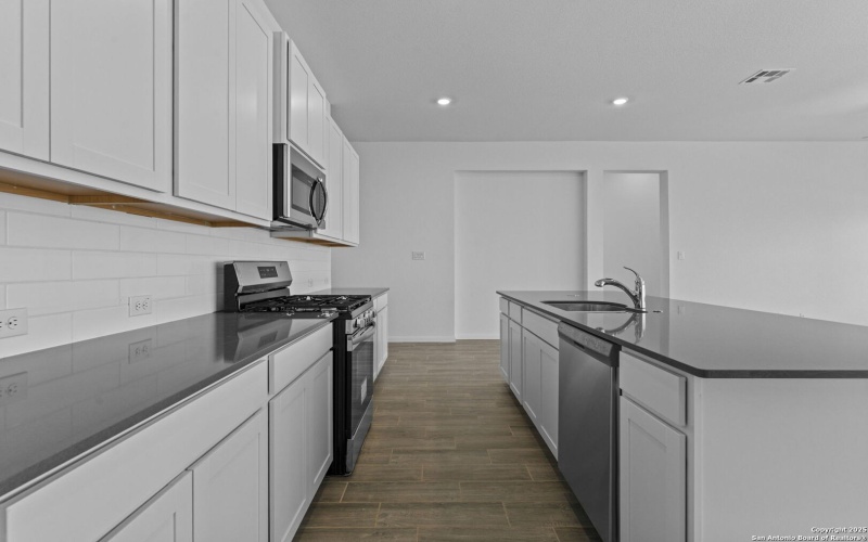 4106 Hampshire Way, San Antonio, TX 78245, 4 Habitaciones Habitaciones , ,3 BañosBaños,Residential,En Venta,4106 Hampshire Way,0,1922714