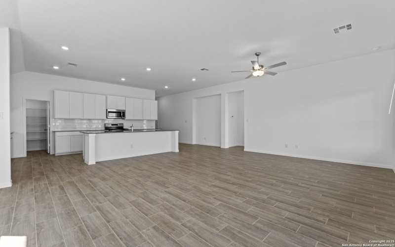 4106 Hampshire Way, San Antonio, TX 78245, 4 Habitaciones Habitaciones , ,3 BañosBaños,Residential,En Venta,4106 Hampshire Way,0,1922714