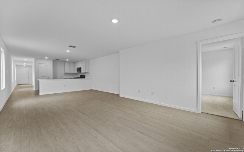 7107 Brownleaf Dr, San Antonio, TX 78227, 4 Bedrooms Bedrooms, ,2 BathroomsBathrooms,Residential,For Sale,7107 Brownleaf Dr,0,1922731