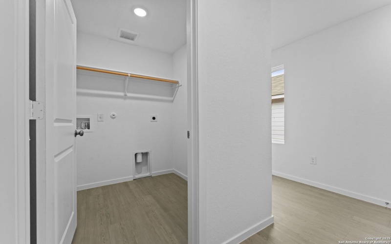 7107 Brownleaf Dr, San Antonio, TX 78227, 4 Bedrooms Bedrooms, ,2 BathroomsBathrooms,Residential,For Sale,7107 Brownleaf Dr,0,1922731