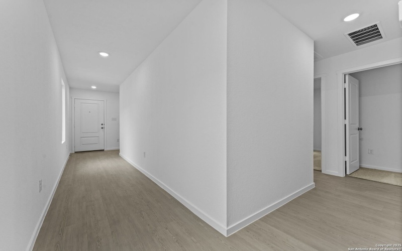 7107 Brownleaf Dr, San Antonio, TX 78227, 4 Bedrooms Bedrooms, ,2 BathroomsBathrooms,Residential,For Sale,7107 Brownleaf Dr,0,1922731