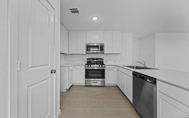 3765 Swift Fox Rd, New Braunfels, TX 78130, 3 Bedrooms Bedrooms, ,2 BathroomsBathrooms,Residential,For Sale,3765 Swift Fox Rd,0,1922747