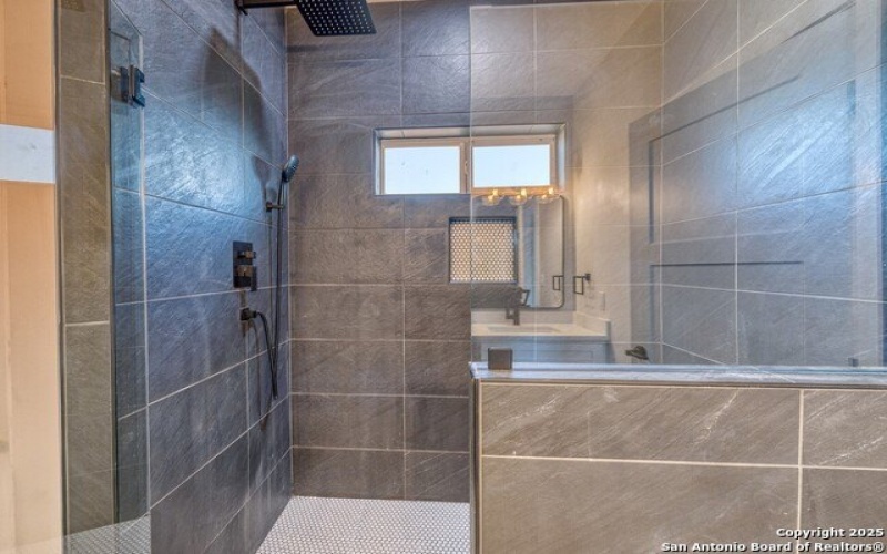 14 Hope Place, Uvalde, TX 78801, 4 Bedrooms Bedrooms, ,3 BathroomsBathrooms,Residential,For Sale,14 Hope Place,0,1922769