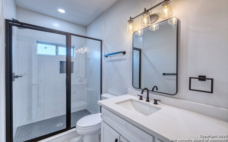 14 Hope Place, Uvalde, TX 78801, 4 Bedrooms Bedrooms, ,3 BathroomsBathrooms,Residential,For Sale,14 Hope Place,0,1922769