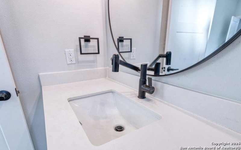 14 Hope Place, Uvalde, TX 78801, 4 Bedrooms Bedrooms, ,3 BathroomsBathrooms,Residential,For Sale,14 Hope Place,0,1922769