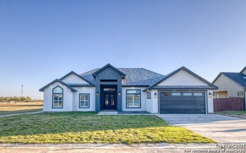 14 Hope Place, Uvalde, TX 78801, 4 Bedrooms Bedrooms, ,3 BathroomsBathrooms,Residential,For Sale,14 Hope Place,0,1922769