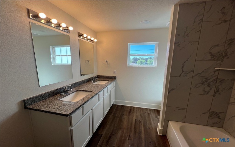 1814 Royal Loop, Belton, TX 76513, 4 Bedrooms Bedrooms, ,2 BathroomsBathrooms,Residential,For Sale,1814 Royal Loop,0,576862