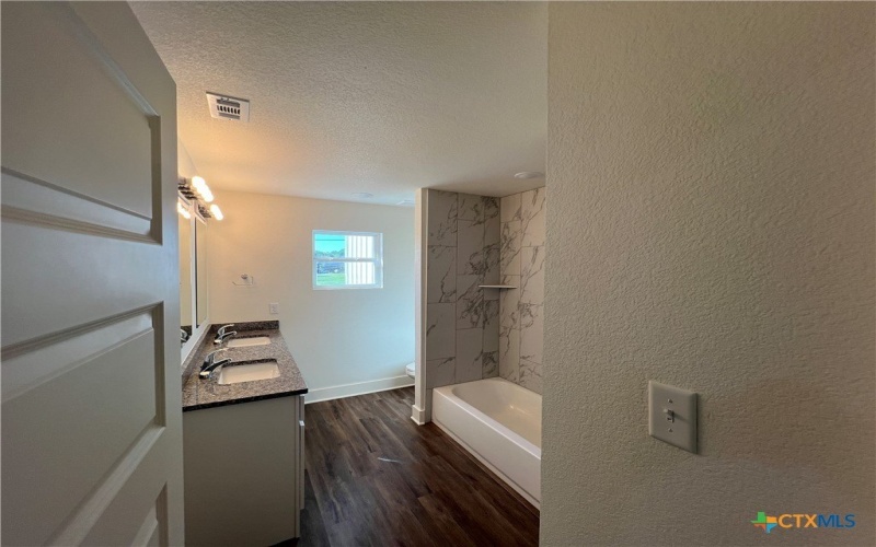 1814 Royal Loop, Belton, TX 76513, 4 Bedrooms Bedrooms, ,2 BathroomsBathrooms,Residential,For Sale,1814 Royal Loop,0,576862