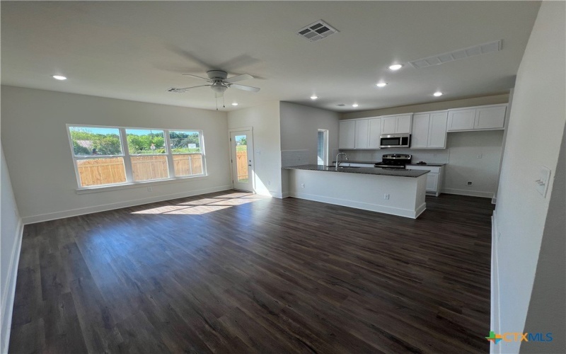 1822 Royal Loop, Belton, TX 76513, 3 Bedrooms Bedrooms, ,2 BathroomsBathrooms,Residential,For Sale,1822 Royal Loop,0,576919