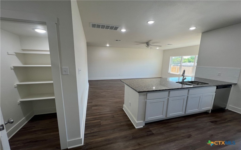 1822 Royal Loop, Belton, TX 76513, 3 Bedrooms Bedrooms, ,2 BathroomsBathrooms,Residential,For Sale,1822 Royal Loop,0,576919