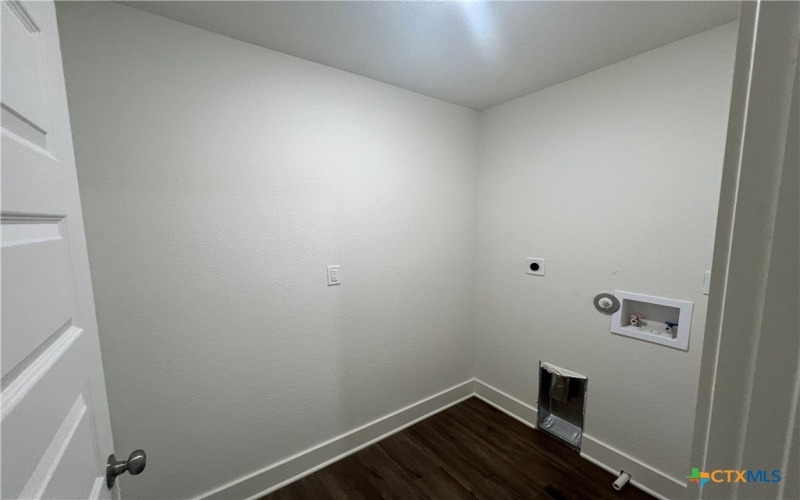 1830 Royal Loop, Belton, TX 76513, 4 Bedrooms Bedrooms, ,2 BathroomsBathrooms,Residential,For Sale,1830 Royal Loop,0,576923