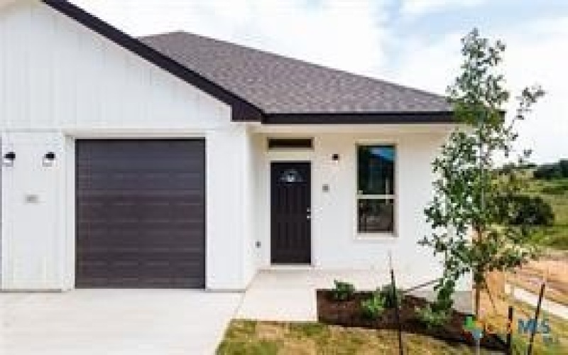 121 Leon Street unit: B #B, Copperas Cove, TX 76522, 3 Bedrooms Bedrooms, ,2 BathroomsBathrooms,Residential Multi Family,For Sale,121 Leon Street unit: B,0,589811