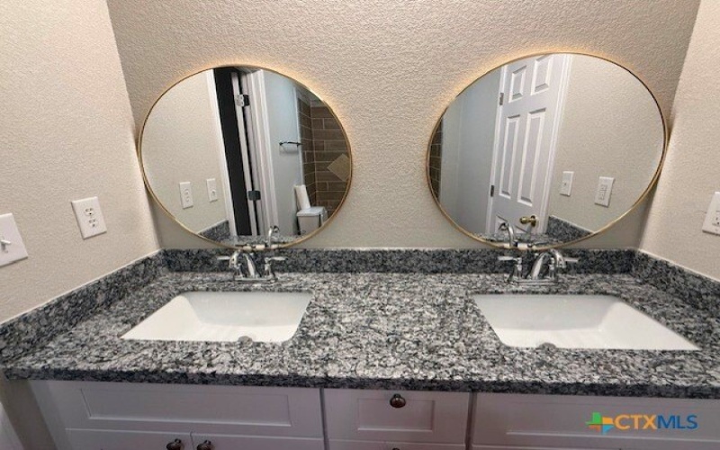 2410 Westcliff Road unit: B #B, Killeen, TX 76543, 3 Bedrooms Bedrooms, ,2 BathroomsBathrooms,Residential Multi Family,For Sale,2410 Westcliff Road unit: B,0,591722