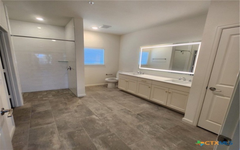 475 River Fair Boulevard unit: B1 #B1, Belton, TX 76513, 2 Bedrooms Bedrooms, ,2 BathroomsBathrooms,Residential Multi Family,For Sale,475 River Fair Boulevard unit: B1,0,593462