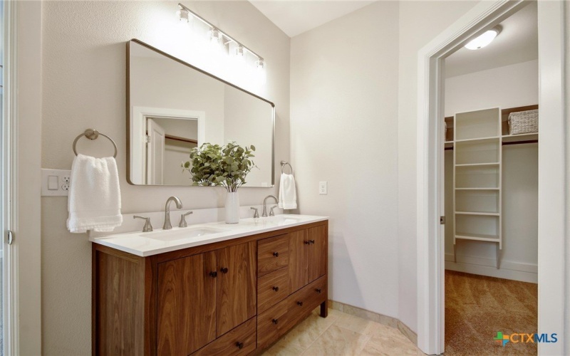 2109 Meadow View Drive, San Marcos, TX 78666, 3 Bedrooms Bedrooms, ,2 BathroomsBathrooms,Residential,For Sale,2109 Meadow View Drive,0,593934