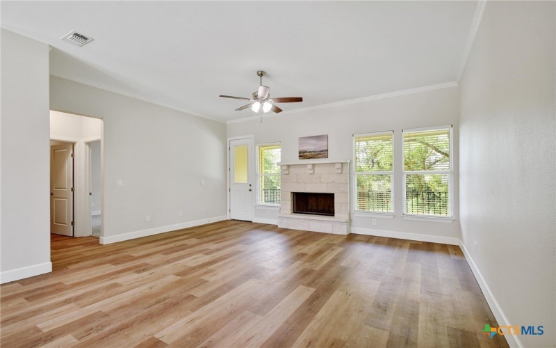 2109 Meadow View Drive, San Marcos, TX 78666, 3 Bedrooms Bedrooms, ,2 BathroomsBathrooms,Residential,For Sale,2109 Meadow View Drive,0,593934