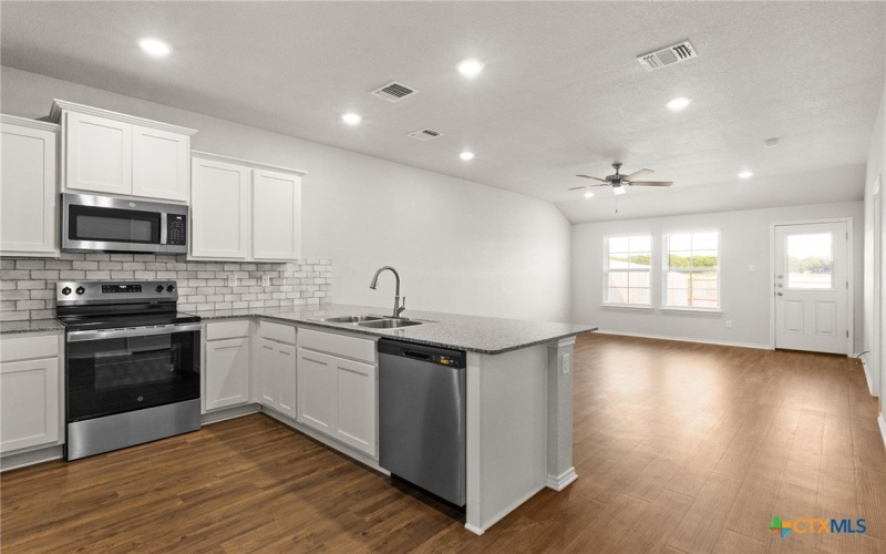 1218 Lexington Drive unit: B #B, Copperas Cove, TX 76522, 3 Bedrooms Bedrooms, ,2 BathroomsBathrooms,Residential Multi Family,For Sale,1218 Lexington Drive unit: B,0,594072