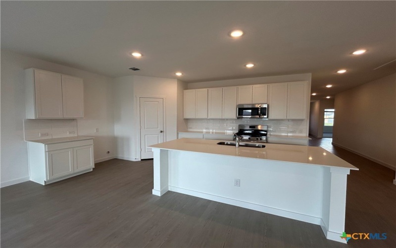 728 Horsetail Lane, New Braunfels, TX 78132, 4 Habitaciones Habitaciones , ,3 BañosBaños,Residential,En Venta,728 Horsetail Lane,0,594926