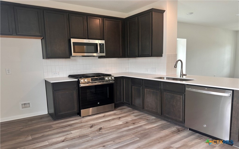 124 Rollingwood Drive, San Marcos, TX 78666, 3 Bedrooms Bedrooms, ,2 BathroomsBathrooms,Residential,For Sale,124 Rollingwood Drive,0,595576