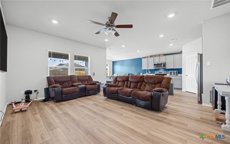 7203 Gilbert Drive, Killeen, TX 76549, 4 Bedrooms Bedrooms, ,2 BathroomsBathrooms,Residential,For Sale,7203 Gilbert Drive,0,596068