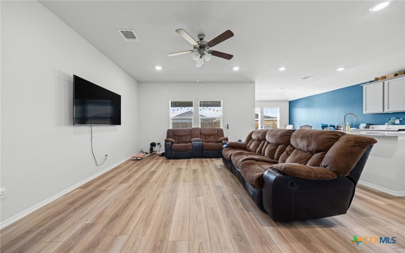 7203 Gilbert Drive, Killeen, TX 76549, 4 Bedrooms Bedrooms, ,2 BathroomsBathrooms,Residential,For Sale,7203 Gilbert Drive,0,596068