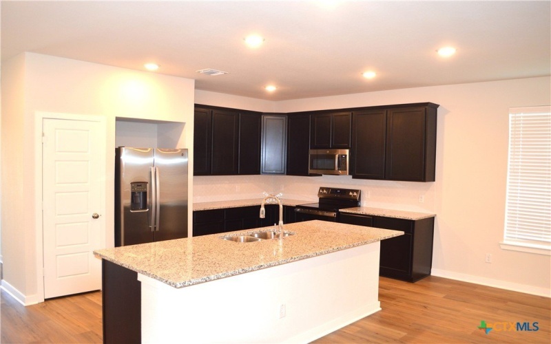 1911 Meridian Loop, Temple, TX 76504, 4 Habitaciones Habitaciones , ,2 BañosBaños,Residential,En Venta,1911 Meridian Loop,0,597241