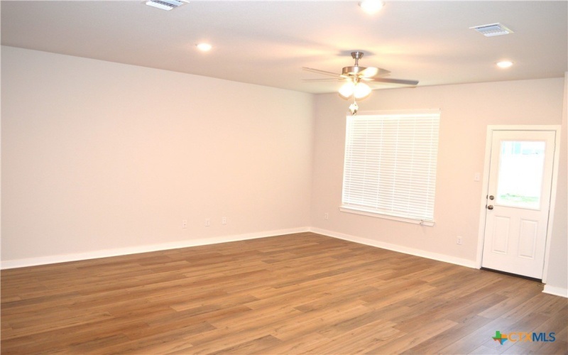 1911 Meridian Loop, Temple, TX 76504, 4 Habitaciones Habitaciones , ,2 BañosBaños,Residential,En Venta,1911 Meridian Loop,0,597241