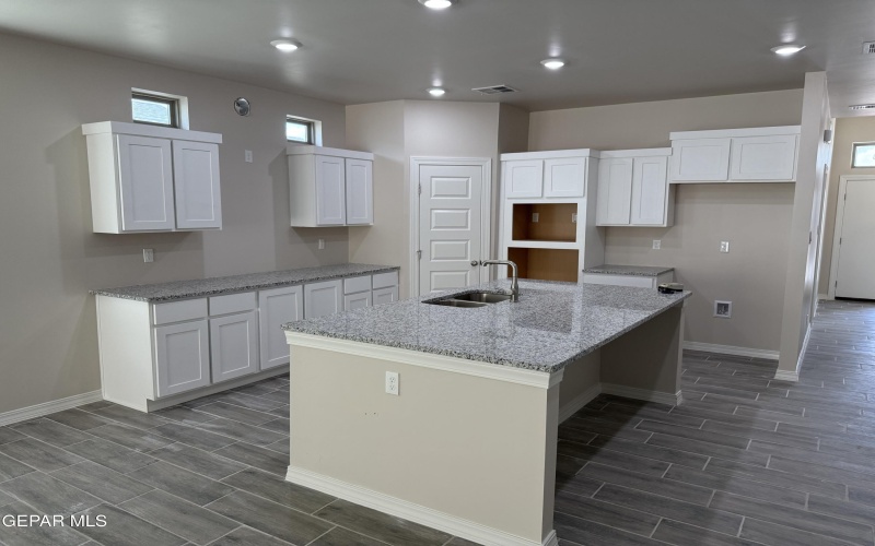 528 MARBLE HILLS Place, El Paso, TX 79928, 4 Habitaciones Habitaciones , ,3 BañosBaños,Residential,En Venta,528 MARBLE HILLS Place,0,933666