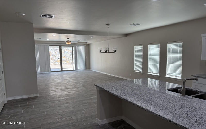 528 MARBLE HILLS Place, El Paso, TX 79928, 4 Habitaciones Habitaciones , ,3 BañosBaños,Residential,En Venta,528 MARBLE HILLS Place,0,933666