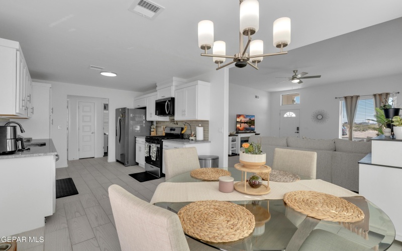 805 paseo tranquillo Place, El Paso, TX 79928, 4 Habitaciones Habitaciones , ,2 BañosBaños,Residential,En Venta,805 paseo tranquillo Place,0,933680