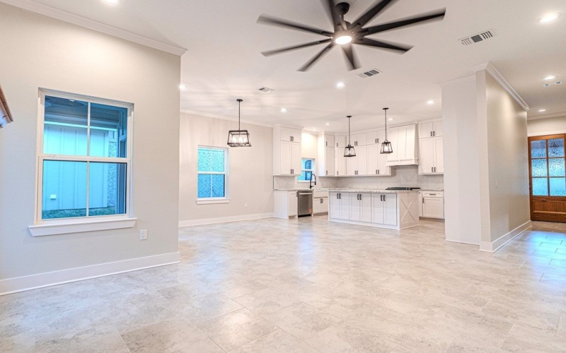 1713 Champions Drive, Lufkin, TX 75901, 3 Habitaciones Habitaciones , ,2 BañosBaños,Residential,En Venta,1713 Champions Drive,0,5107133