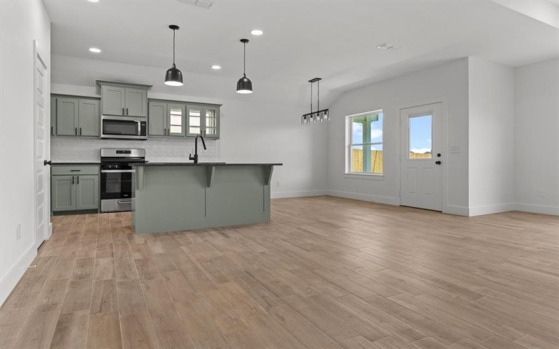 16513 Crossing Circle, Lindale, TX 75771, 3 Bedrooms Bedrooms, ,2 BathroomsBathrooms,Residential,For Sale,16513 Crossing Circle,0,21081526