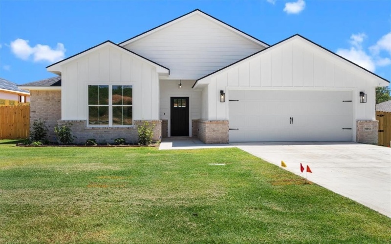 16513 Crossing Circle, Lindale, TX 75771, 3 Bedrooms Bedrooms, ,2 BathroomsBathrooms,Residential,For Sale,16513 Crossing Circle,0,21081526