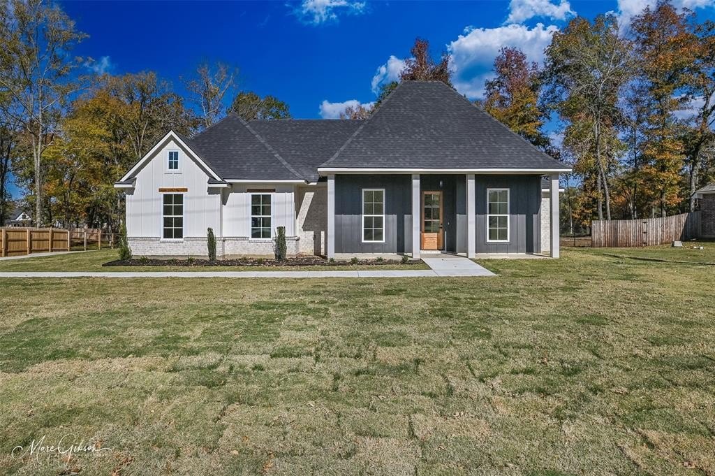 674 Rambin Road, Stonewall, LA 71078, 5 Habitaciones Habitaciones , ,3 BañosBaños,Residential,En Venta,674 Rambin Road,0,21105010