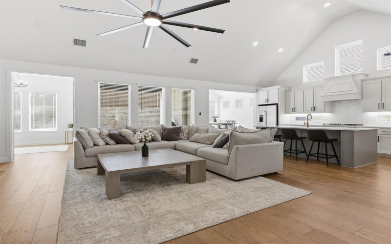 2209 Clairmount Drive, Rockwall, TX 75087, 4 Habitaciones Habitaciones , ,3 BañosBaños,Residential,En Venta,2209 Clairmount Drive,0,21106840