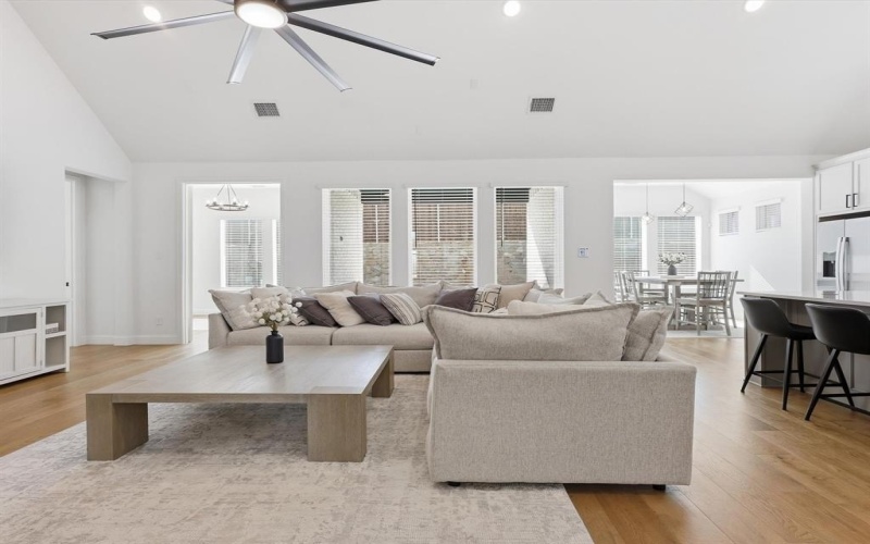 2209 Clairmount Drive, Rockwall, TX 75087, 4 Habitaciones Habitaciones , ,3 BañosBaños,Residential,En Venta,2209 Clairmount Drive,0,21106840