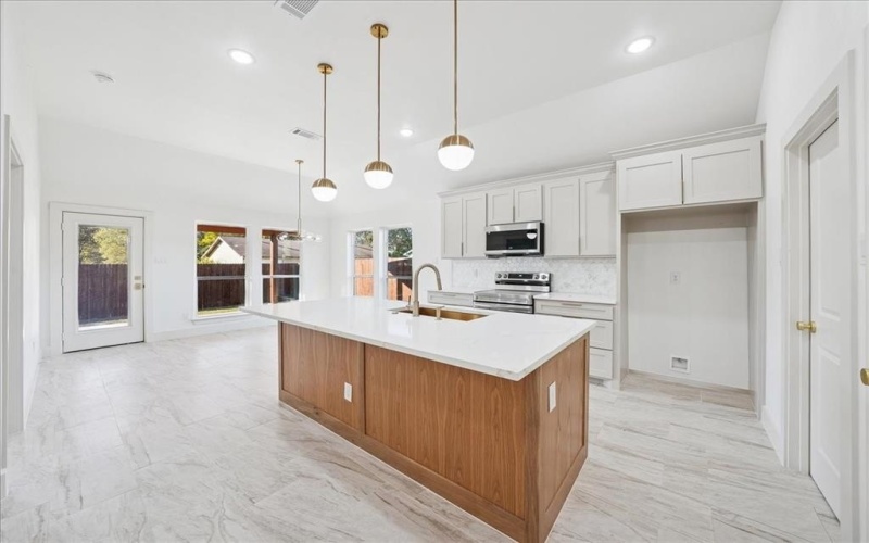 8321 raymond Avenue, White Settlement, TX 76108, 3 Bedrooms Bedrooms, ,2 BathroomsBathrooms,Residential,For Sale,8321 raymond Avenue,0,21111526