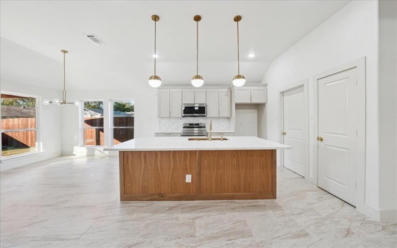 8321 raymond Avenue, White Settlement, TX 76108, 3 Bedrooms Bedrooms, ,2 BathroomsBathrooms,Residential,For Sale,8321 raymond Avenue,0,21111526