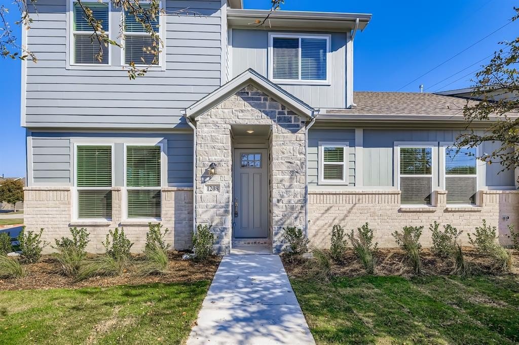 1208 Pebblebrook, McKinney, TX 75071, 4 Bedrooms Bedrooms, ,3 BathroomsBathrooms,Residential,For Sale,1208 Pebblebrook,0,21111793